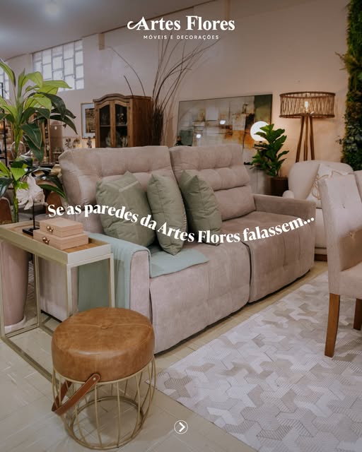 Ambiente decorado com móveis Artes Flores
